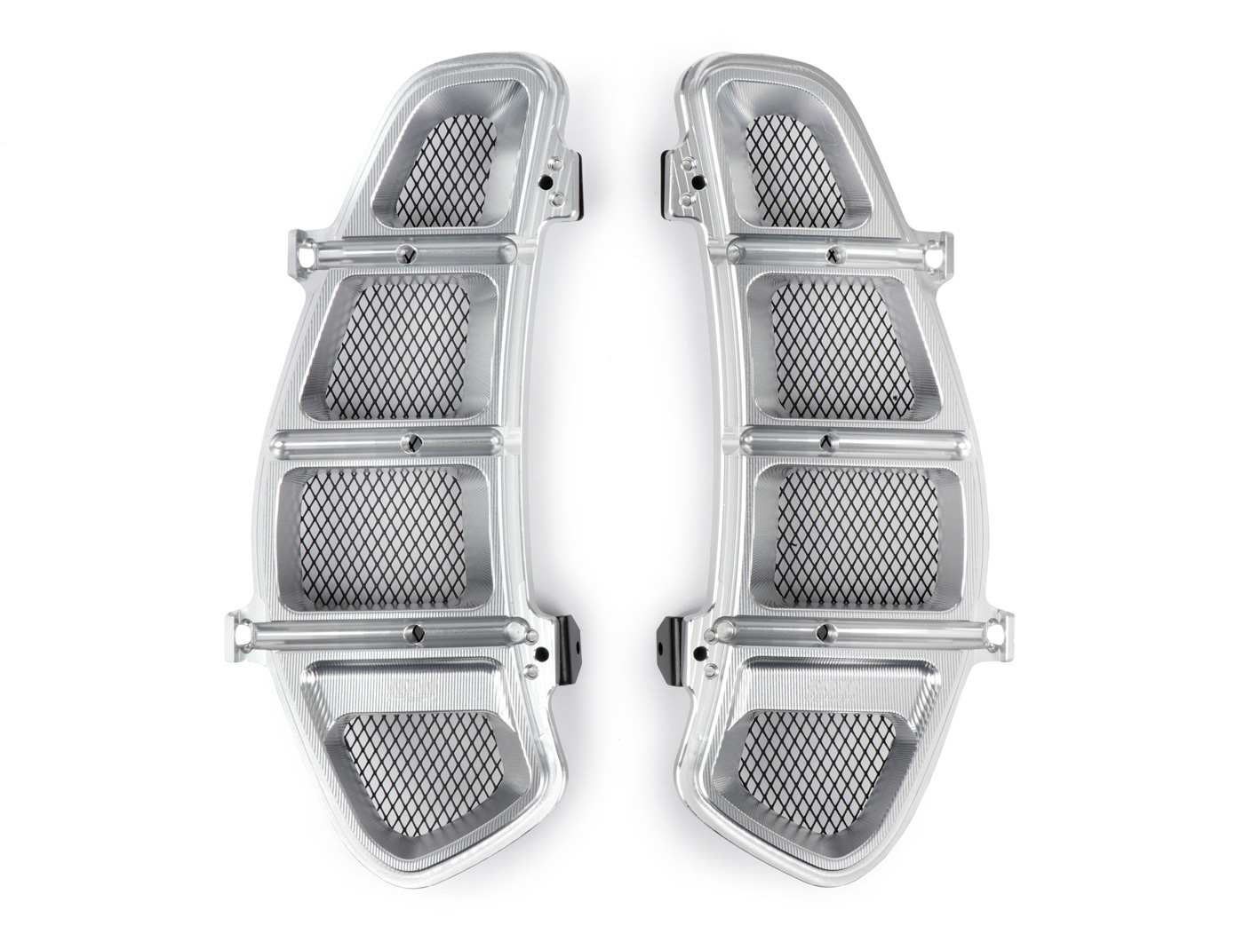 Pirštinių dėžutės tinklelio komplektas -MOTO NOSTRA, CNC, sidabras- Vespa GT 250 (ZAPM45102), Vespa GT L 125 (ZAPM31100, ZAPM31101), Vespa GT L 200 (ZAPM31200), Vespa GTS 120 (ZA00,3AP130) ZAPMA3200), Vespa GTS 150 (ZAPMA3200, ZAPMA3100), Vespa GTS 250 (ZAPM45100)