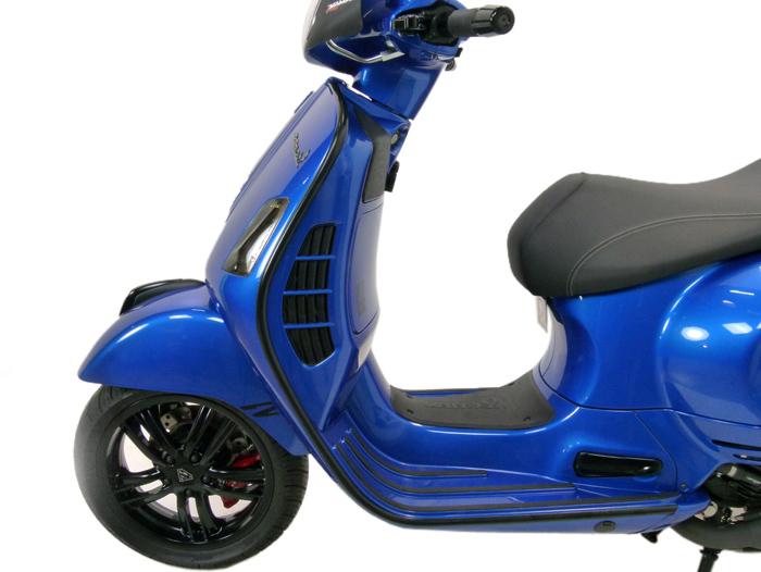 krašto apsauga Moto Nostra kairioji matinė juoda skirta Vespa GT, GTL, GTS 125-300 -18, GTV -18