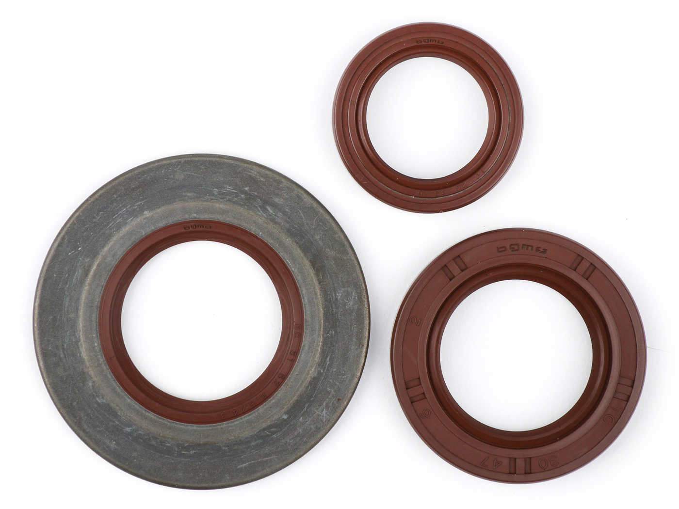 variklio veleno sandariklių komplektas BGM PRO, FKM/Viton® (atsparus E10), rudas itin plokščias, 3,5 mm, metalinis, galinio rato Riebokšlis 30x47x6 mm išorinis mazgas, skirtas Vespa Largeframe PX Lusso (1984-1993), PX80, PX125, PX200, PX200 , T5 125cc, Cosa