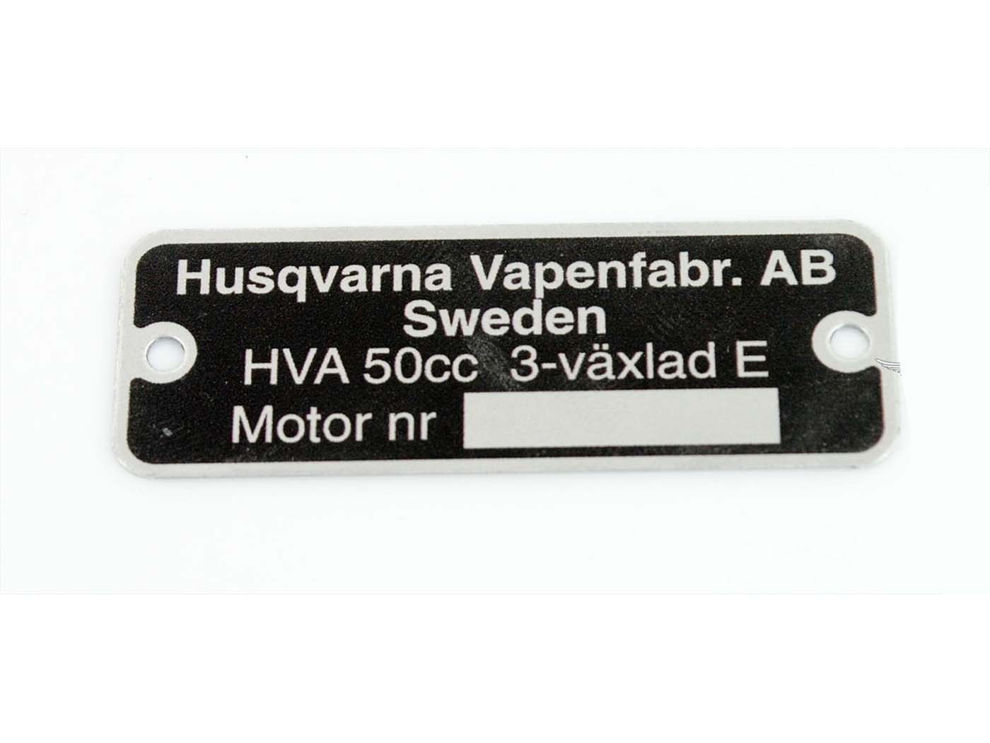Aliuminio vardinė lentelė 50 mm x 18 mm juoda, skirta Husqvarna